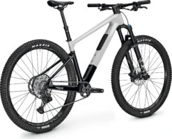 FOCUS RAVEN 8.8 - Carbon Mountainbike - 2023 - Lightgrey / Carbon Raw -ROCKSHOX Verkoopwinkel 4000990426220 focus raven 8 1481240