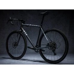 DYEDBRO Old School Tattoo Gravel Beschermfolie Voor Het Frame - White Matte -ROCKSHOX Verkoopwinkel dyedbro old school tattoo gravel frame protection kit white matte 4 1494175