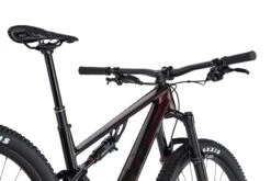 BMC FOURSTROKE LT ONE - 29" Carbon Mountainbike - 2024 - Bordeaux Red / Black 15 BMC FOURSTROKE LT ONE - 29" Carbon Mountainbike - 2024 - Bordeaux Red / Black -ROCKSHOX Verkoopwinkel fourstroke lt one bordeaux red black 5 1569591