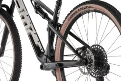 BMC FOURSTROKE TWO - 29" Carbon Mountainbike - 2024 - Arctic Silver / Black -ROCKSHOX Verkoopwinkel fourstroke two arctic silver black 7 1569306