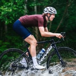 Giro Helios Spherical MIPS Helmet - Matte Black Fade -ROCKSHOX Verkoopwinkel giro helios spherical gravel helmet lifestyle details 904449