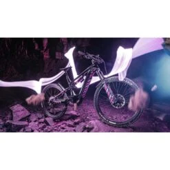 Muc-Off Frame Protection Kit E-MTB - Bolt/pink -ROCKSHOX Verkoopwinkel muc off frame protection kit e mtb bolt pink 3 1289973