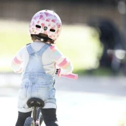 Nutcase Little Nutty MIPS Kids Helmet - Love Bug Gloss -ROCKSHOX Verkoopwinkel nutcase little nutty mips kids helmet love bug gloss 13 1082390