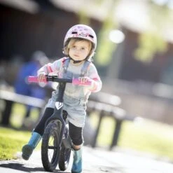 Nutcase Little Nutty MIPS Kids Helmet - Love Bug Gloss -ROCKSHOX Verkoopwinkel nutcase little nutty mips kids helmet love bug gloss 19 1082386