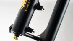 ÖHLINS RXF38 M.2 Air 29" Fork - 180mm - Tapered - 15x110mm Boost - Offset 44mm -ROCKSHOX Verkoopwinkel oehlins rxf38 m2 29inch air suspension fork detail 2 1066503