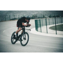 Spiuk PROFIT Aero Helm - Red/black 20 Spiuk PROFIT Aero Helm - Red/black -ROCKSHOX Verkoopwinkel spiuk profit aero helmet3 816940