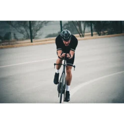 Spiuk PROFIT Aero Helm - Red/black 22 Spiuk PROFIT Aero Helm - Red/black -ROCKSHOX Verkoopwinkel spiuk profit aero helmet5 816942