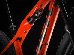 Trek SUPERCALIBER 9.6 SLX/Deore Mountain Bike - 2023 - Radioactive Red /Trek Black -ROCKSHOX Verkoopwinkel supercaliber96 alt1 1045725