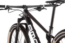 BMC TWOSTROKE 01 FIVE - 29" Carbon Mountainbike - 2022 - Carbon & White -ROCKSHOX Verkoopwinkel twostroke 01 five cbn wht gry detail 13 1410130