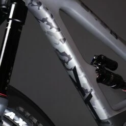 Unleazhed Frame Unscratch Bp01-F Frame Protection Tape - Undercover Matt -ROCKSHOX Verkoopwinkel unleazhed bp01 camo d 1022170